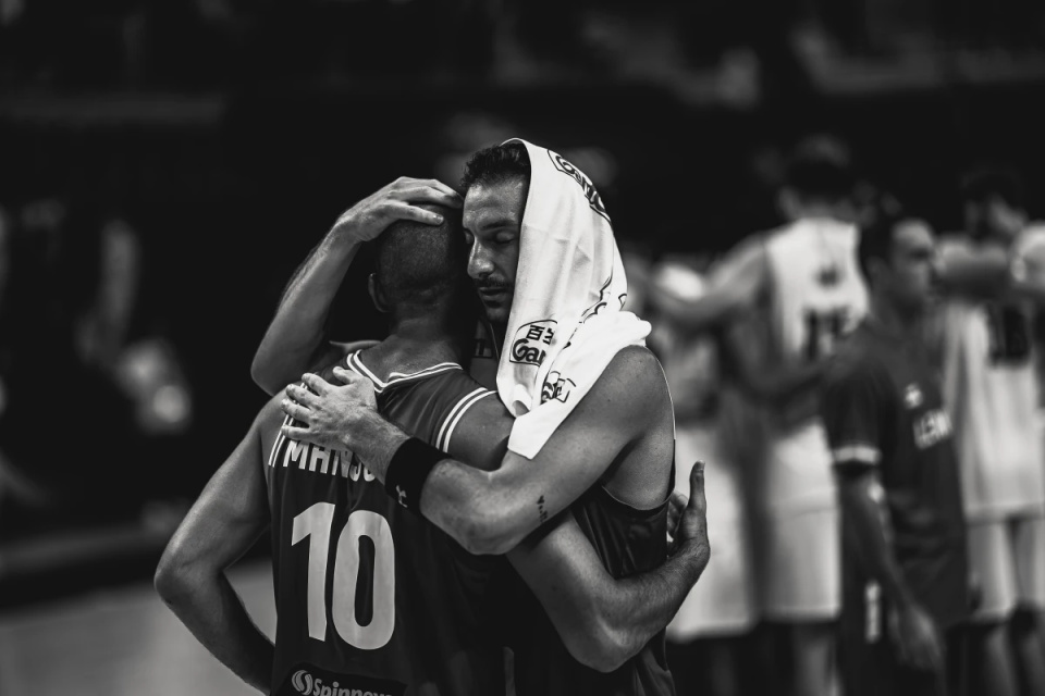 凶悍的夹击, 飞快的转换, 节奏