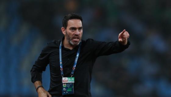 一审, 退役后得到