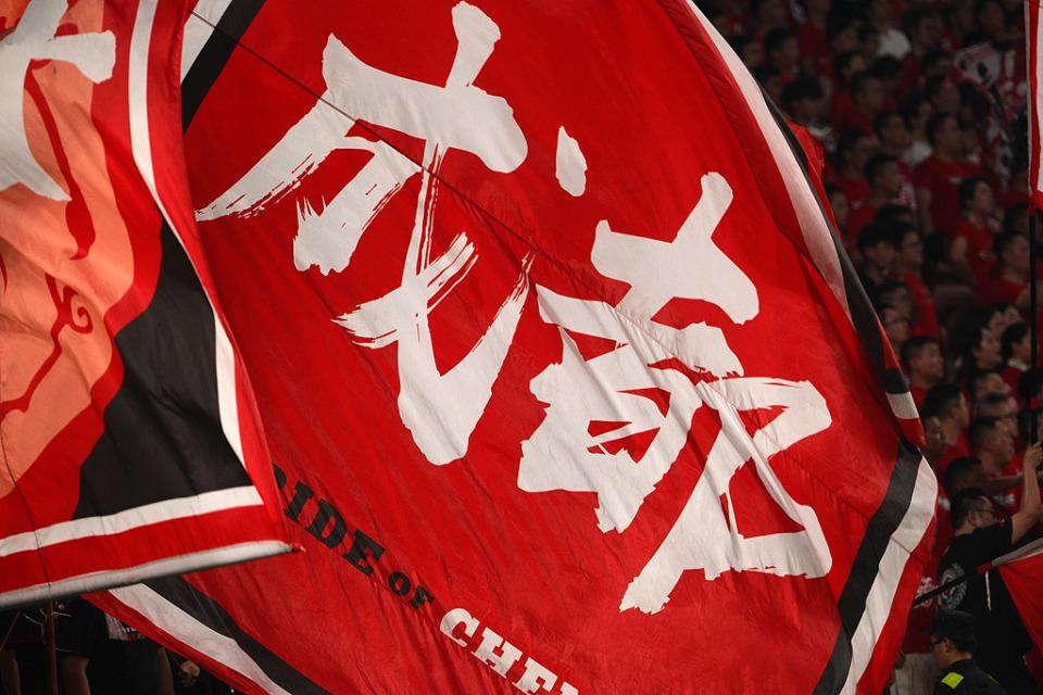 联赛争冠前, 不满